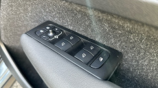 Volvo Xc40 2.0 B4P R DESIGN Pro 5dr Auto Petrol Estate